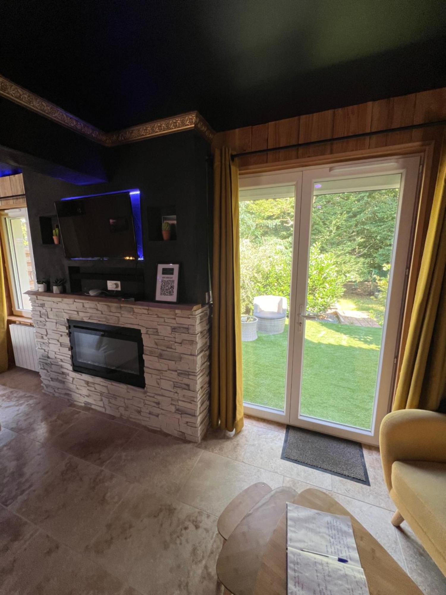 Le Lodge Des Charmes 5 Etoiles Leves Exterior foto